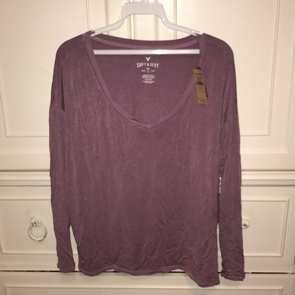 American Eagle V Neck Tee